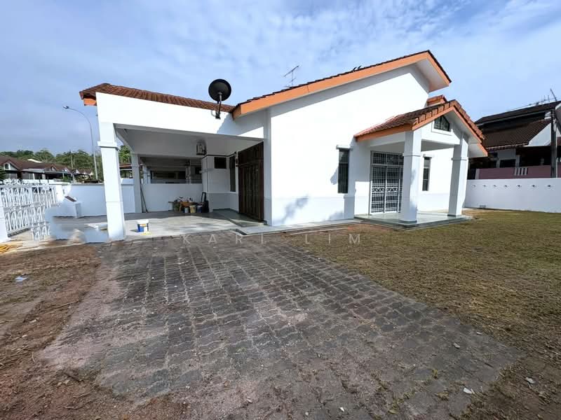 1-storey Terraced House for Sale in Taman Puteri Wangsa (Ulu Tiram) - Karl Lim - Exterior - PropertyGuru.com.my