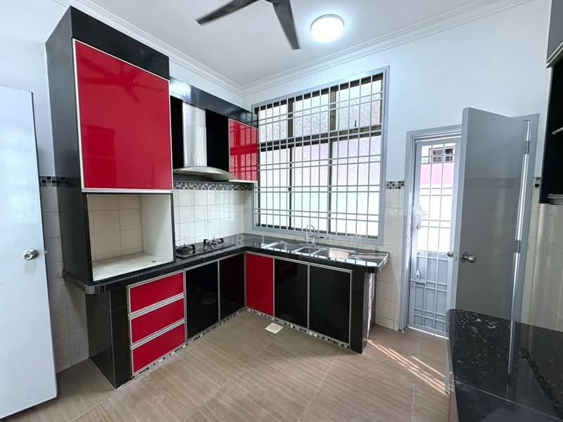 1-storey Terraced House for Sale in Taman Puteri Wangsa (Ulu Tiram) - Karl Lim - Kitchen - PropertyGuru.com.my