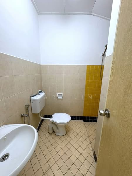 1-storey Terraced House for Sale in Taman Puteri Wangsa (Ulu Tiram) - Karl Lim - Bathroom - PropertyGuru.com.my