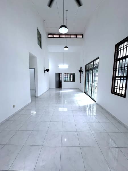 1-storey Terraced House for Sale in Taman Puteri Wangsa (Ulu Tiram) - Karl Lim - Living Room - PropertyGuru.com.my