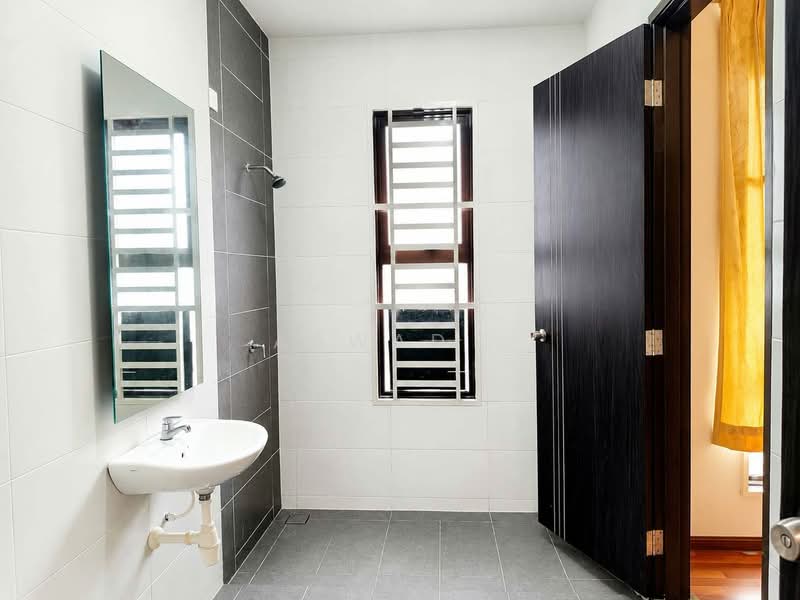 Rumah Teres 2 Tingkat untuk Dijual di Bertam Perdana 2 (Kepala Batas) - Aswad . - Bathroom - PropertyGuru.com.my