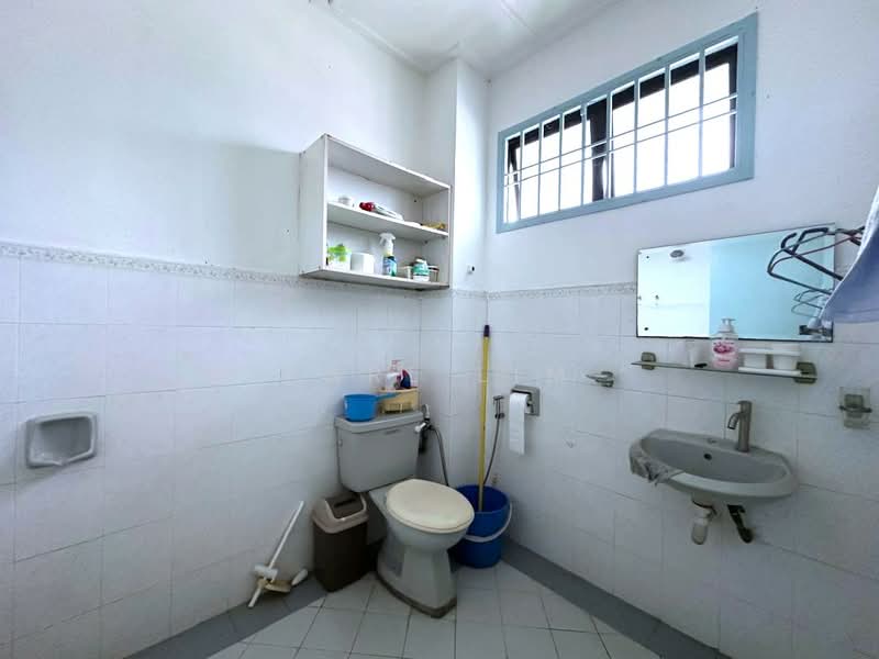 Rumah Teres 2 Tingkat untuk Dijual di Permas Jaya (Johor Bahru) - Karl Lim - Bathroom - PropertyGuru.com.my