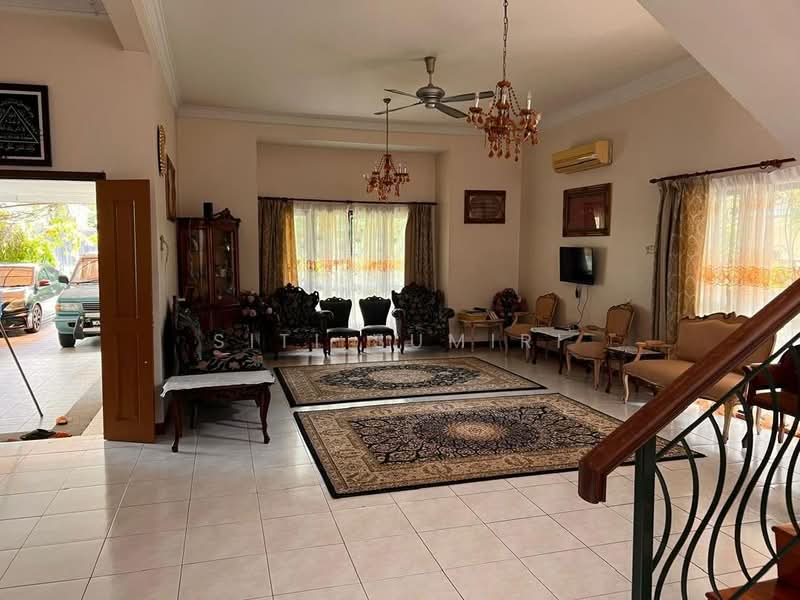 Bungalow for Rent in Kota Kemuning (Shah Alam) - Siti Sumiri - Living Room - PropertyGuru.com.my