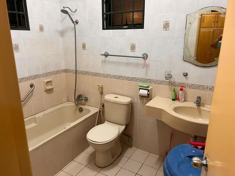 Bungalow for Rent in Kota Kemuning (Shah Alam) - Siti Sumiri - Bathroom - PropertyGuru.com.my