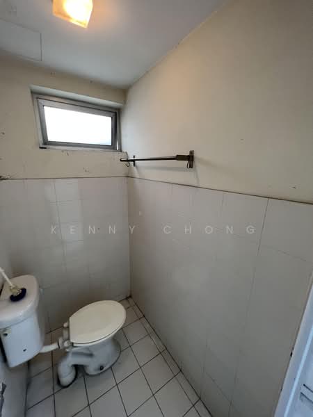 Kondominium untuk Dijual di The Tamarind - Kenny Chong - Bathroom - PropertyGuru.com.my