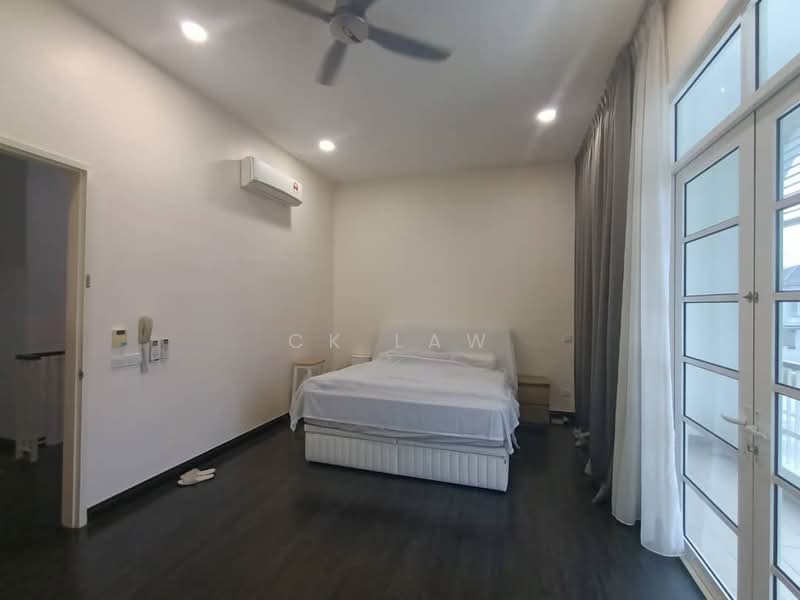Rumah Teres 2-Tingkat untuk Dijual di Eco Majestic (Semenyih) - CK Law - Master Bedroom - PropertyGuru.com.my