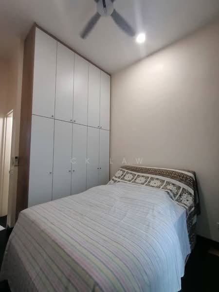 Rumah Teres 2-Tingkat untuk Dijual di Eco Majestic (Semenyih) - CK Law - Bedroom - PropertyGuru.com.my