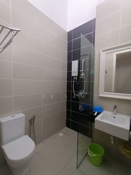 Rumah Teres 2-Tingkat untuk Dijual di Eco Majestic (Semenyih) - CK Law - Bathroom - PropertyGuru.com.my