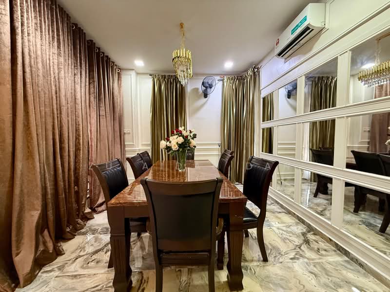 Rumah Teres 2 Tingkat untuk Dijual di Saujana Impian (Kajang) - Zuraidah Dan - Dining Room - PropertyGuru.com.my