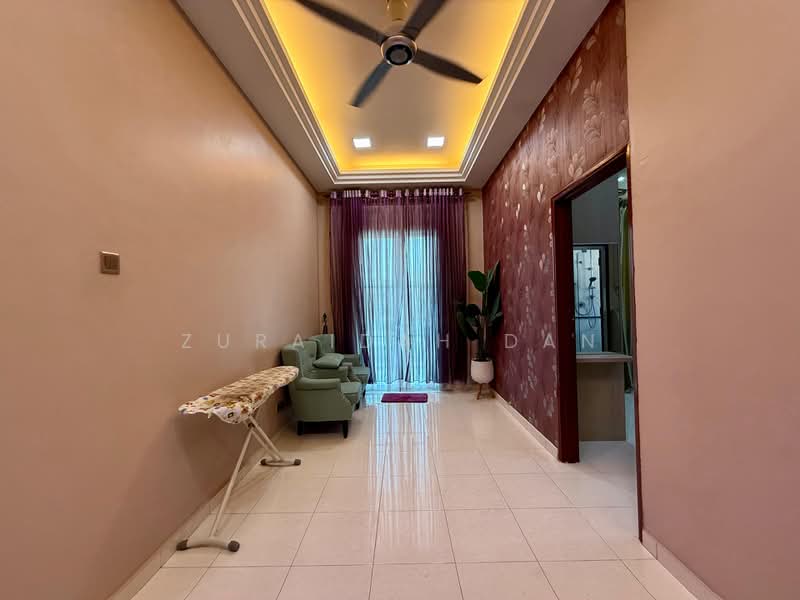 Rumah Teres 2 Tingkat untuk Dijual di Saujana Impian (Kajang) - Zuraidah Dan - Family Area - PropertyGuru.com.my