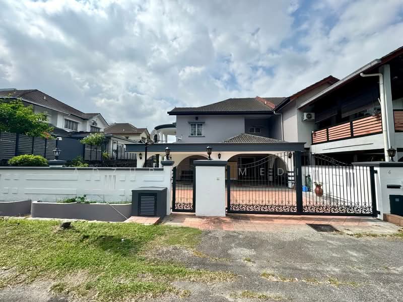 Rumah Berkembar untuk Dijual di Seksyen 9 (Shah Alam) - Adzura Zamedin - Exterior - PropertyGuru.com.my