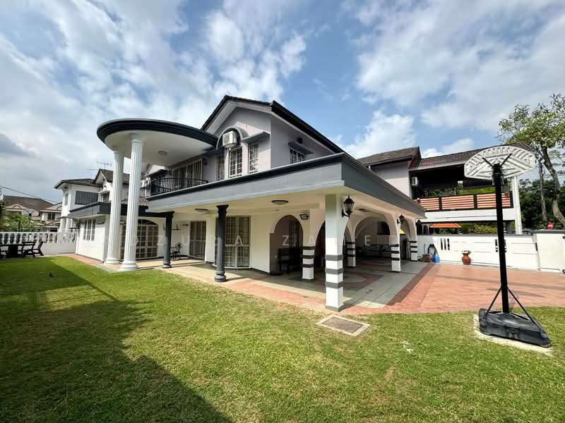 Rumah Berkembar untuk Dijual di Seksyen 9 (Shah Alam) - Adzura Zamedin - Exterior - PropertyGuru.com.my