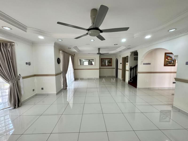 Rumah Berkembar untuk Dijual di Seksyen 9 (Shah Alam) - Adzura Zamedin - Living Room - PropertyGuru.com.my