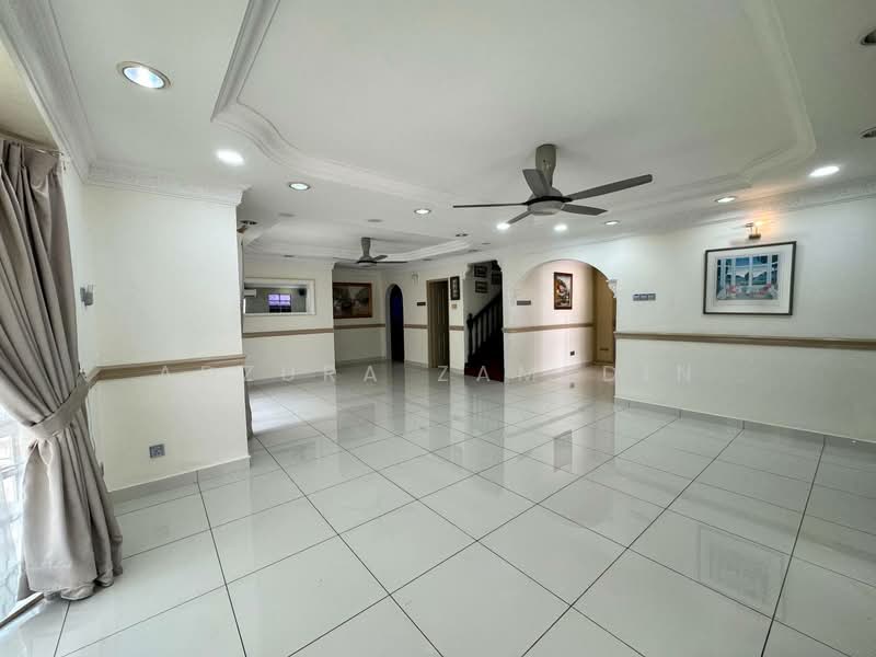 Rumah Berkembar untuk Dijual di Seksyen 9 (Shah Alam) - Adzura Zamedin - Living Room - PropertyGuru.com.my