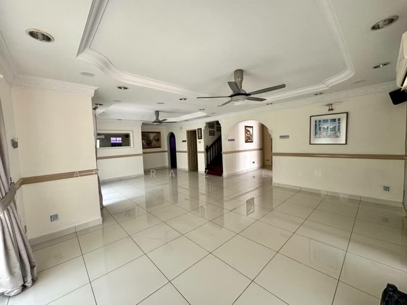 Rumah Berkembar untuk Dijual di Seksyen 9 (Shah Alam) - Adzura Zamedin - Living Room - PropertyGuru.com.my