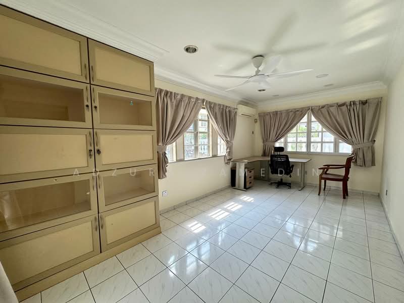 Rumah Berkembar untuk Dijual di Seksyen 9 (Shah Alam) - Adzura Zamedin - Study - PropertyGuru.com.my