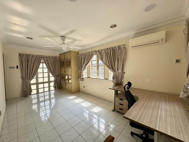 Rumah Berkembar untuk Dijual di Seksyen 9 (Shah Alam) - Adzura Zamedin - Study - PropertyGuru.com.my