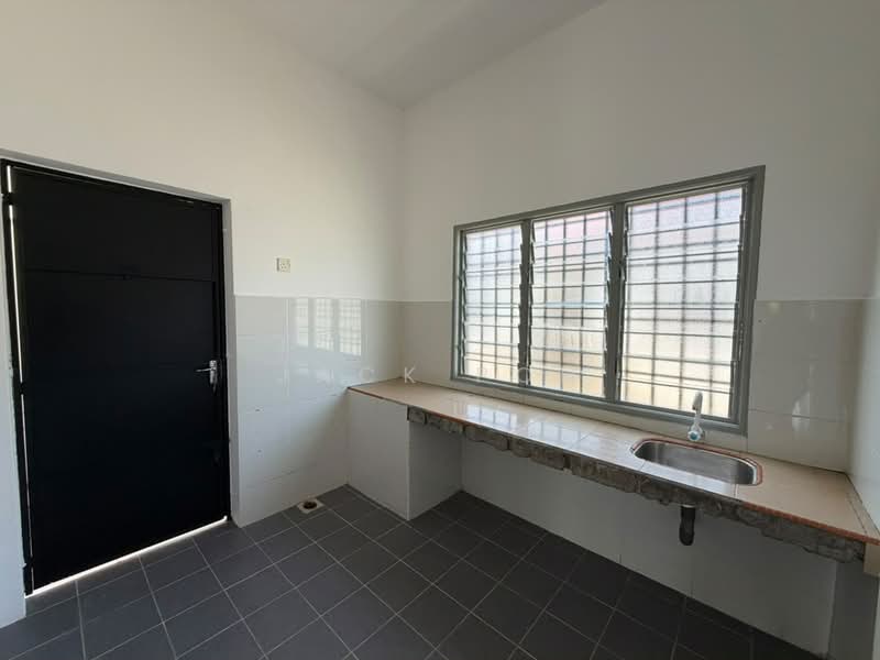 1-storey Terraced House for Sale in Seri Iskandar (Perak) - Jack Poh - Kitchen - PropertyGuru.com.my