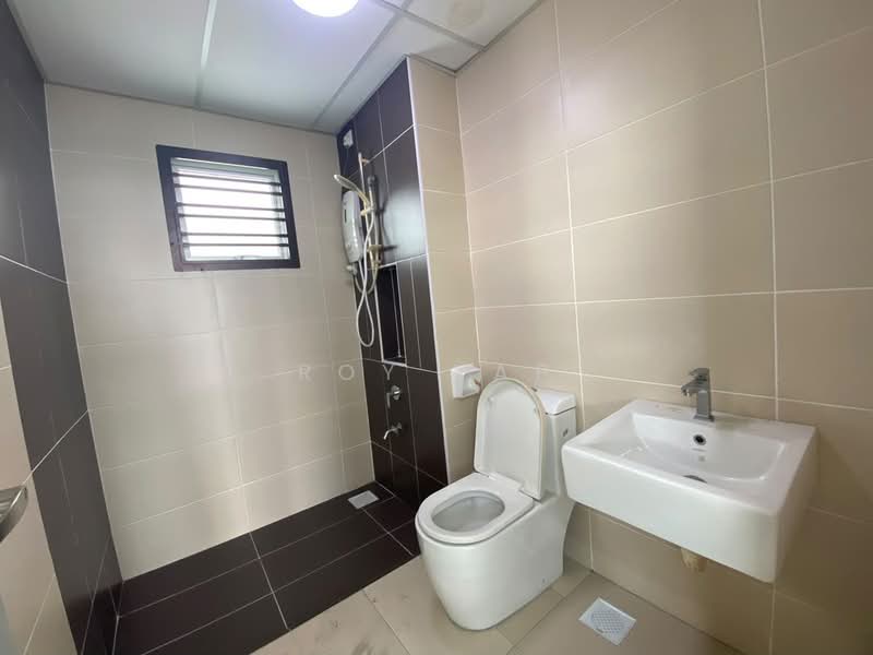 Service Residence for Rent at D'Tasek Residences (Tasek Impian) - Roy Yap - Bathroom - PropertyGuru.com.my