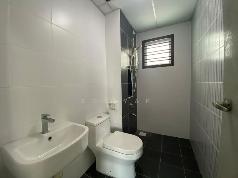 Service Residence for Rent at D'Tasek Residences (Tasek Impian) - Roy Yap - Bathroom - PropertyGuru.com.my