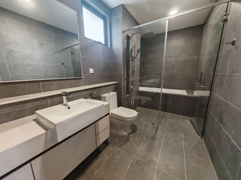 Kondominium untuk Dijual di Muze @ PICC - Loh BP - Bathroom - PropertyGuru.com.my