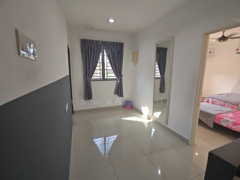Rumah Teres 1.5 Tingkat untuk Dijual di Taman Pelangi Indah (Ulu Tiram) - Tommy Tai - Bedroom - PropertyGuru.com.my