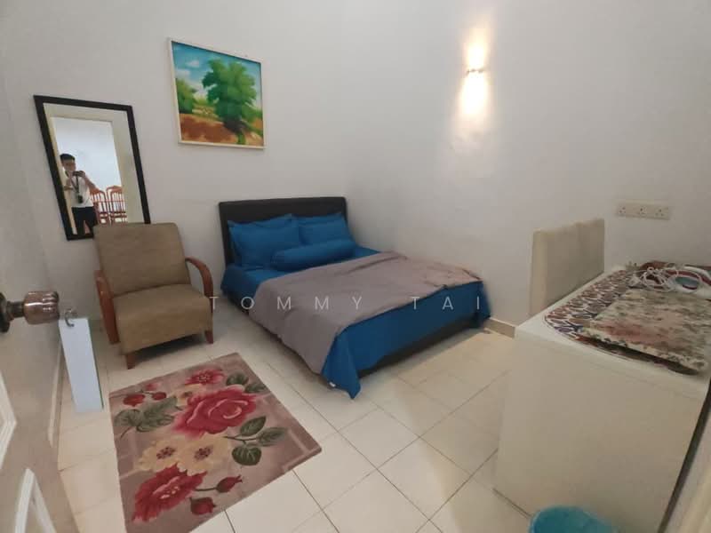 Rumah Teres 1.5 Tingkat untuk Dijual di Taman Pelangi Indah (Ulu Tiram) - Tommy Tai - Bedroom - PropertyGuru.com.my