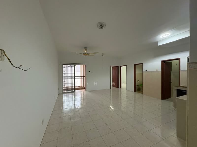 Pangsapuri untuk Dijual di Bayu Puteri - Yeoh WY - Living Room - PropertyGuru.com.my