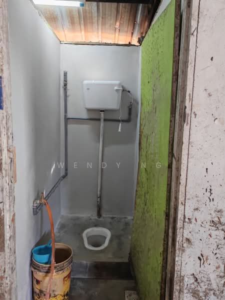Kilang untuk Disewa di Sungai Buloh (Selangor) - Wendy Ng - Bathroom - PropertyGuru.com.my
