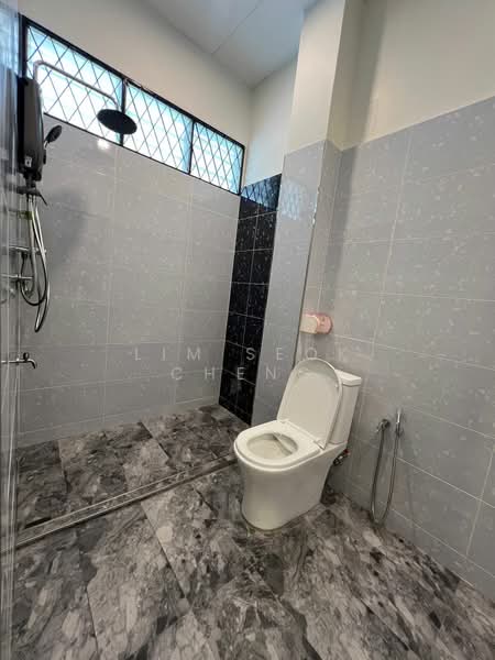 Rumah Teres 2 Tingkat untuk Dijual di Tanjung Tokong (Penang) - Lim Seok Cheng - Bathroom - PropertyGuru.com.my
