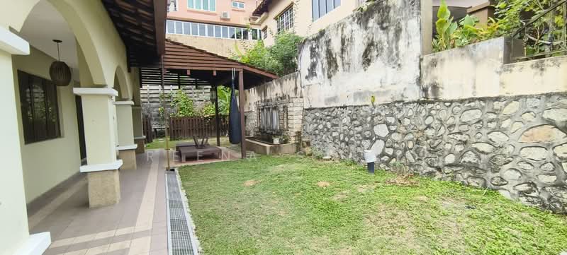 Semi-Detached House for Sale in Sek 13,Salahudin Golf Course (Shah Alam) - Reena Sarif - Exterior - PropertyGuru.com.my