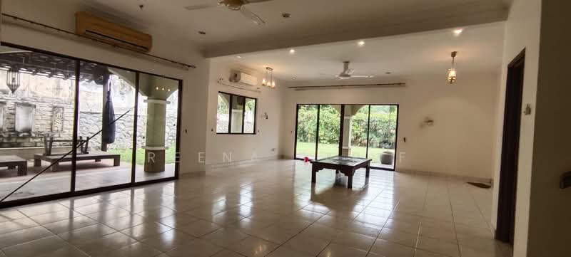 Semi-Detached House for Sale in Sek 13,Salahudin Golf Course (Shah Alam) - Reena Sarif - Living Room - PropertyGuru.com.my
