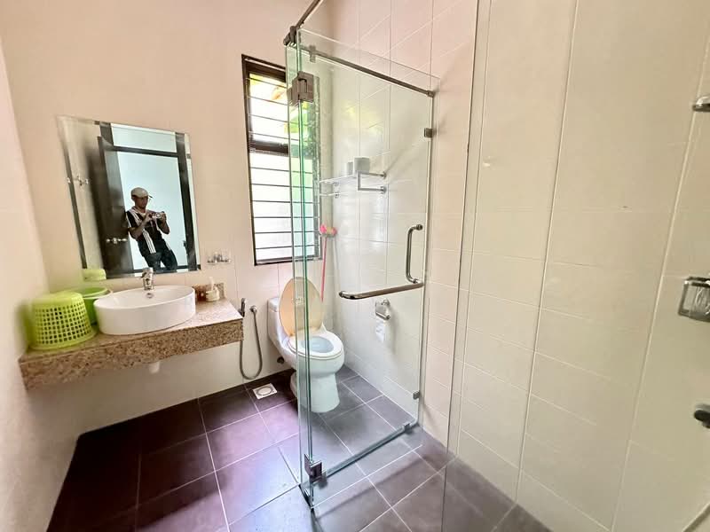 Rumah Berkembar untuk Dijual di Bukit Kiara (Kuala Lumpur) - Reena Sarif - Bathroom - PropertyGuru.com.my