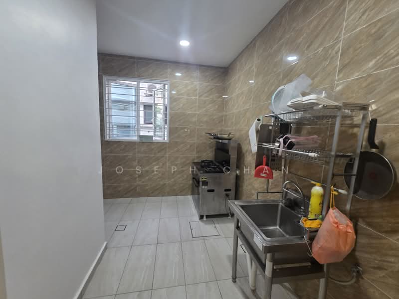 Rumah Teres 2-Tingkat untuk Dijual di Setia Alam (Selangor) - Joseph Chan - Kitchen - PropertyGuru.com.my