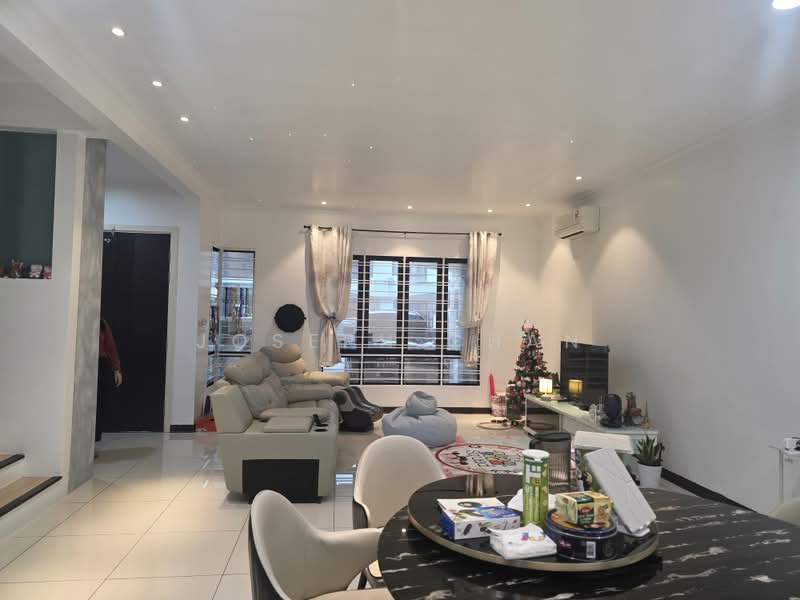 Rumah Teres 2-Tingkat untuk Dijual di Setia Alam (Selangor) - Joseph Chan - Living Room - PropertyGuru.com.my