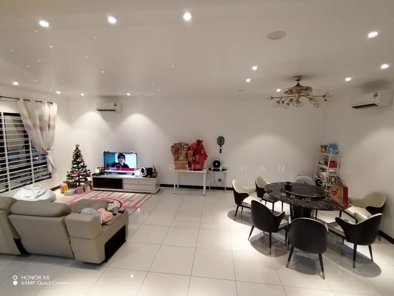 Rumah Teres 2-Tingkat untuk Dijual di Setia Alam (Selangor) - Joseph Chan - Living Room - PropertyGuru.com.my