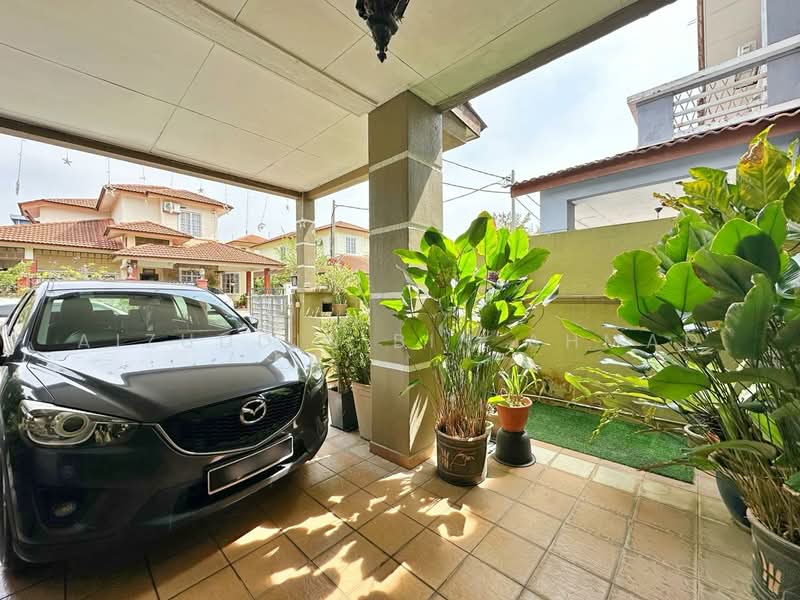 Rumah Berkembar untuk Dijual di Bandar Bukit Mahkota (Bangi) - Aizuddin bin Ahmad - Exterior - PropertyGuru.com.my