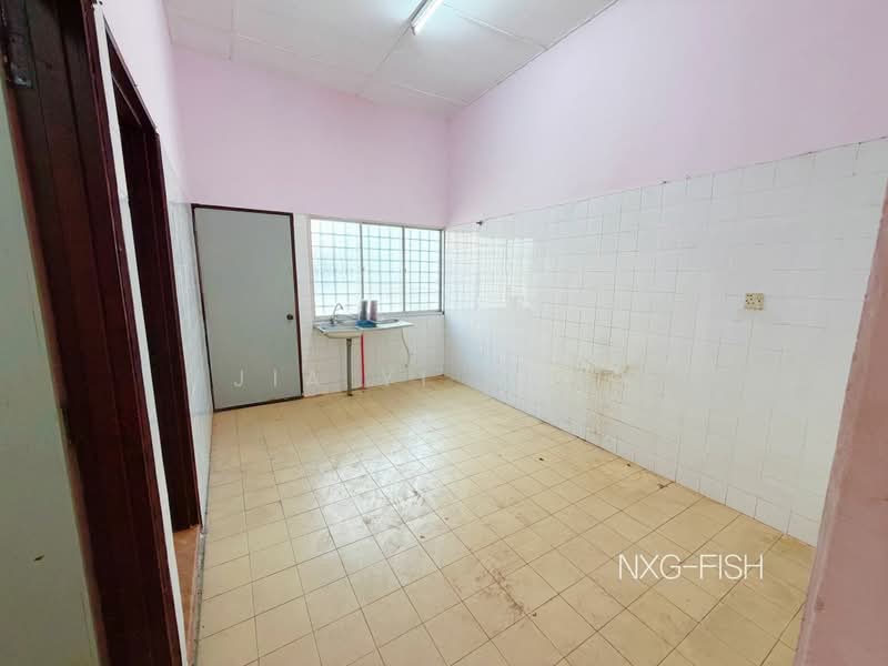 Rumah Teres 1 Tingkat untuk Dijual di Shah Alam (Selangor) - Fish Heng - Kitchen - PropertyGuru.com.my