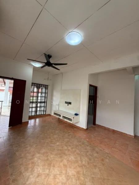 1-storey Terraced House for Sale in Bandar Uda Utama (Johor Bahru) - Ong Lih Shyan - Living Room - PropertyGuru.com.my