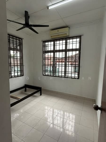 1-storey Terraced House for Sale in Bandar Uda Utama (Johor Bahru) - Ong Lih Shyan - Bedroom - PropertyGuru.com.my