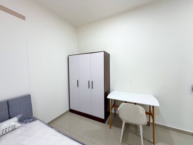 Servis Apartment untuk Disewa di D'Clover Residences - Yanise Lee - Master room - PropertyGuru.com.my