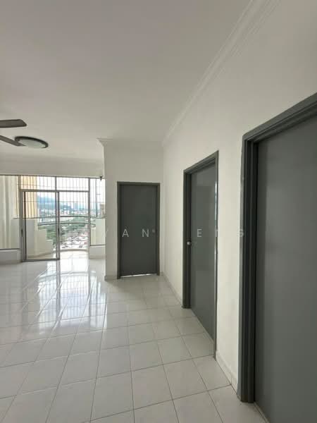 Pangsapuri untuk Dijual di Desa Bistari - Bryan Teng - Corridor - PropertyGuru.com.my