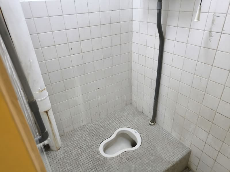 Flat for Sale at Taman Muhibbah - Ron Liew - Bathroom - PropertyGuru.com.my