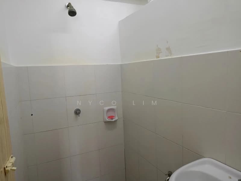 Flat for Sale at Idaman Seroja - Nyco Lim - Bathroom - PropertyGuru.com.my