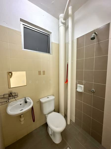 Pangsapuri untuk Dijual di Idaman Lavender 3 - Bryan Teng - Bathroom - PropertyGuru.com.my
