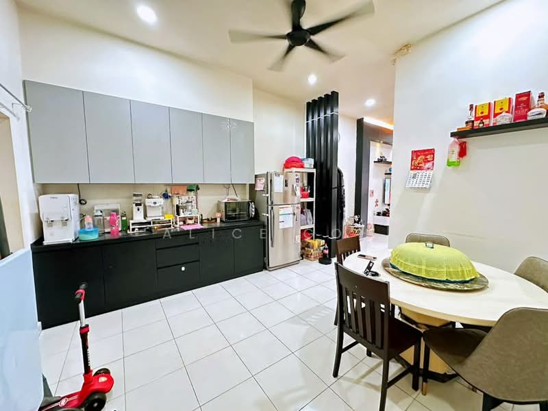 1-storey Terraced House for Sale in Johor Bahru (Johor) - Alice Goh - Kitchen - PropertyGuru.com.my