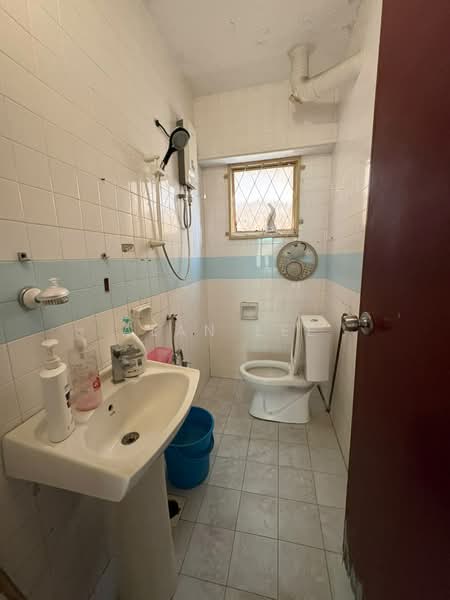 Kondominium untuk Dijual di Le Jardine Condominium - Alan Lee - Bathroom - PropertyGuru.com.my