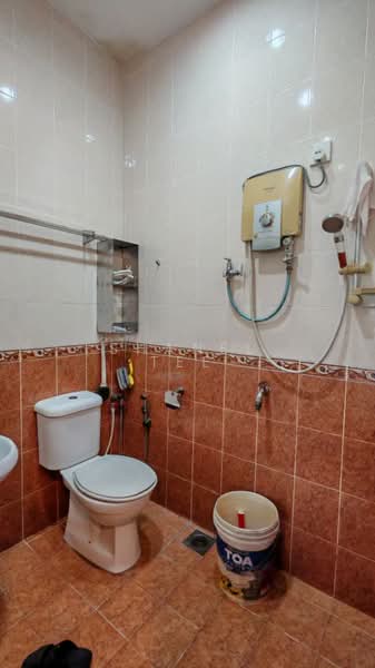 1-storey Terraced House for Sale in Taman Gunung Lambak (Kluang) - Shanel Tee - Bathroom - PropertyGuru.com.my