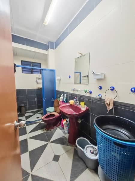 2-storey Terraced House for Sale in Saujana Puchong (Puchong) - Evan Goh - Bathroom - PropertyGuru.com.my