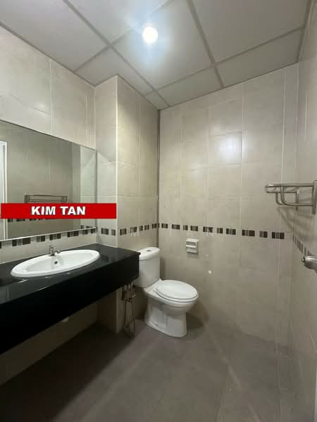 Kondominium untuk Disewa di Bayswater Resort Condominium - Kim Tan - Bathroom - PropertyGuru.com.my